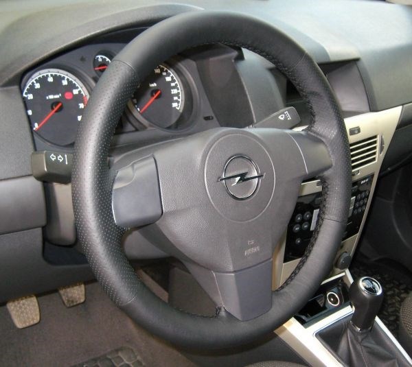 КОЖАНАЯ НАКЛАДКА НА РУЛЬ OPEL ASTRA H 2004-2010