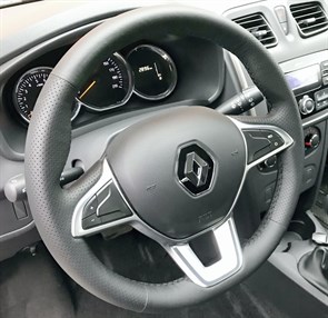 {{productViewItem.photos[photoViewList.activeNavIndex].Alt || productViewItem.photos[photoViewList.activeNavIndex].Description || 'Оплетка на руль из натуральной кожи Renault Duster I (2017-н.в.)'}}