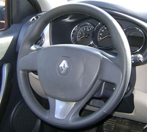 {{productViewItem.photos[photoViewList.activeNavIndex].Alt || productViewItem.photos[photoViewList.activeNavIndex].Description || 'Оплетка на руль из натуральной кожи Renault Duster I рестайлинг 2015-2017'}}
